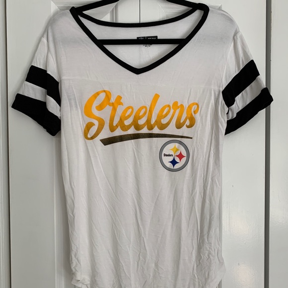 Team Apparel Tops - 🏈 Steelers V Neck T-Shirt
